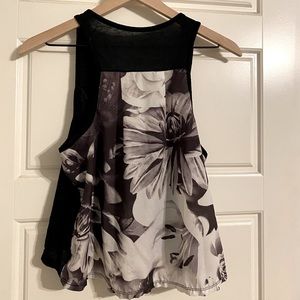 American Eagle Cropped Tank Black & White Floral